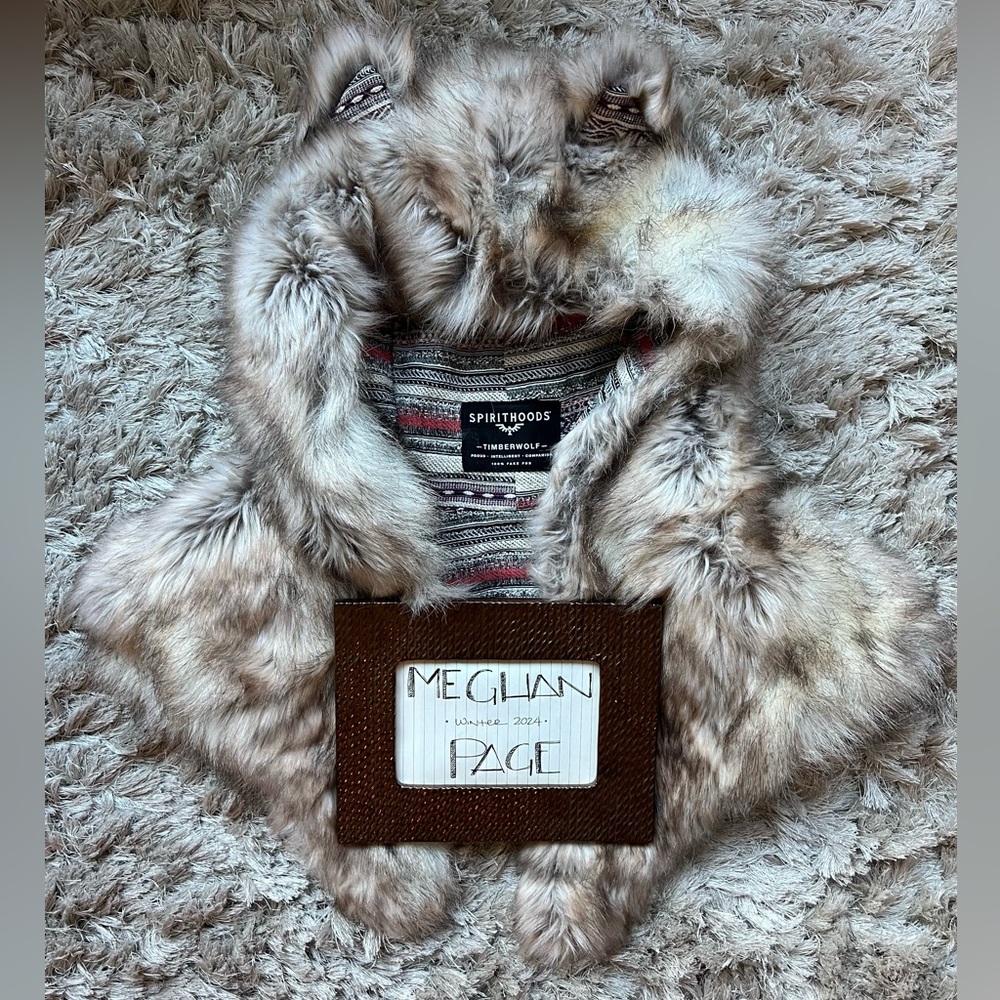 Spirithoods Timberwolf Shawl
